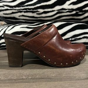 Dansko leather clog with heel